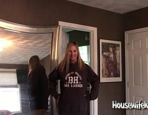 content/sportin_a_hoodie/0.jpg