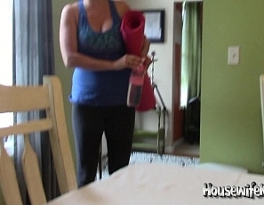 content/yoga_mat_blowjob/1.jpg
